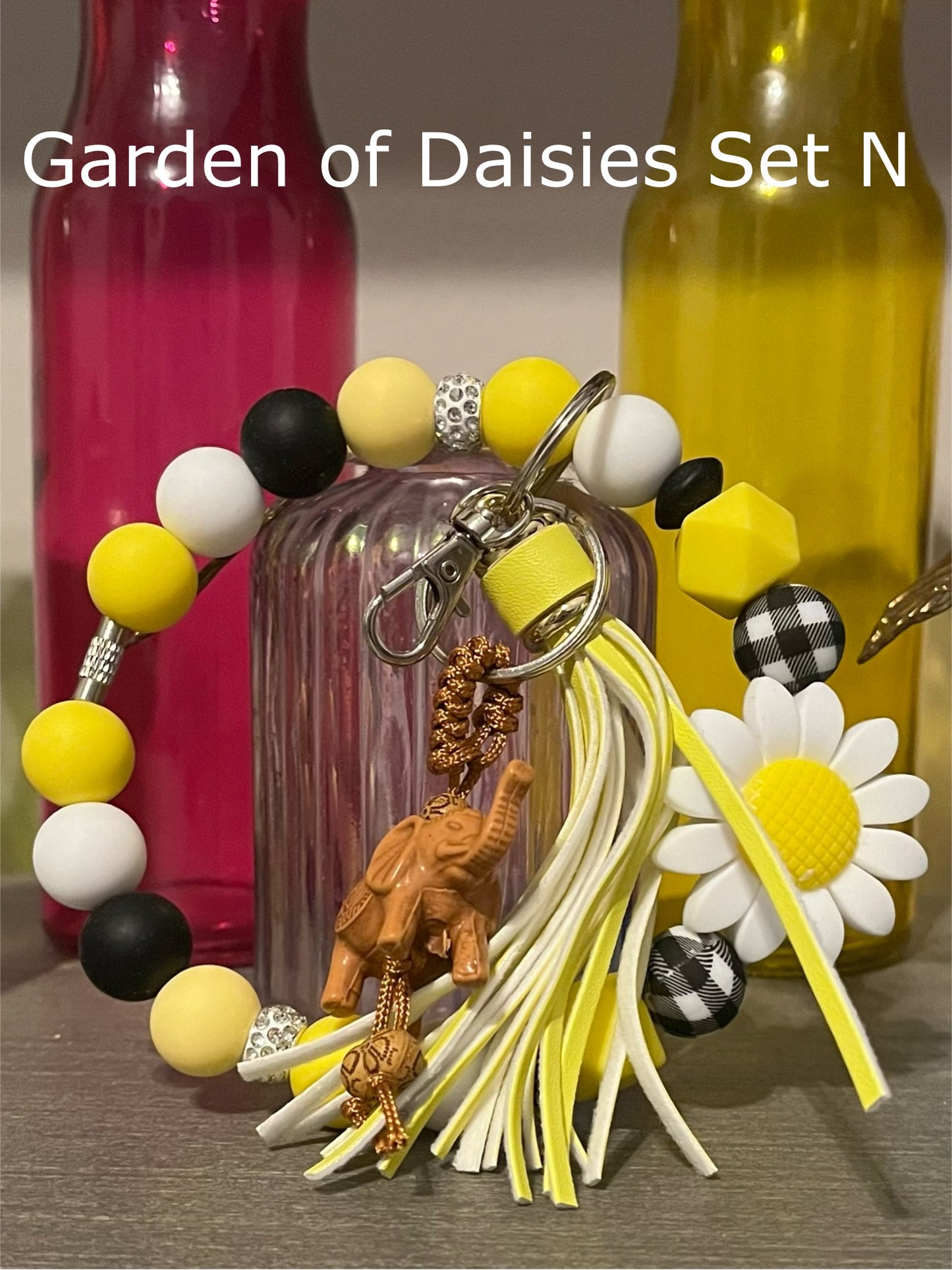 Garden of Daisies Wristlet Sets