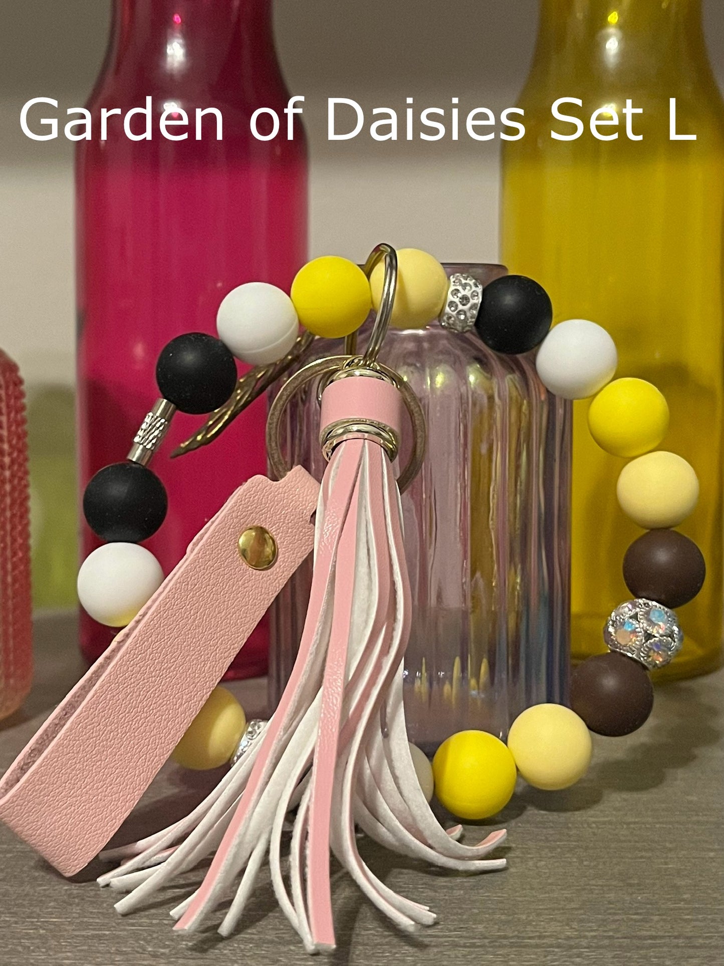 Garden of Daisies Wristlet Sets