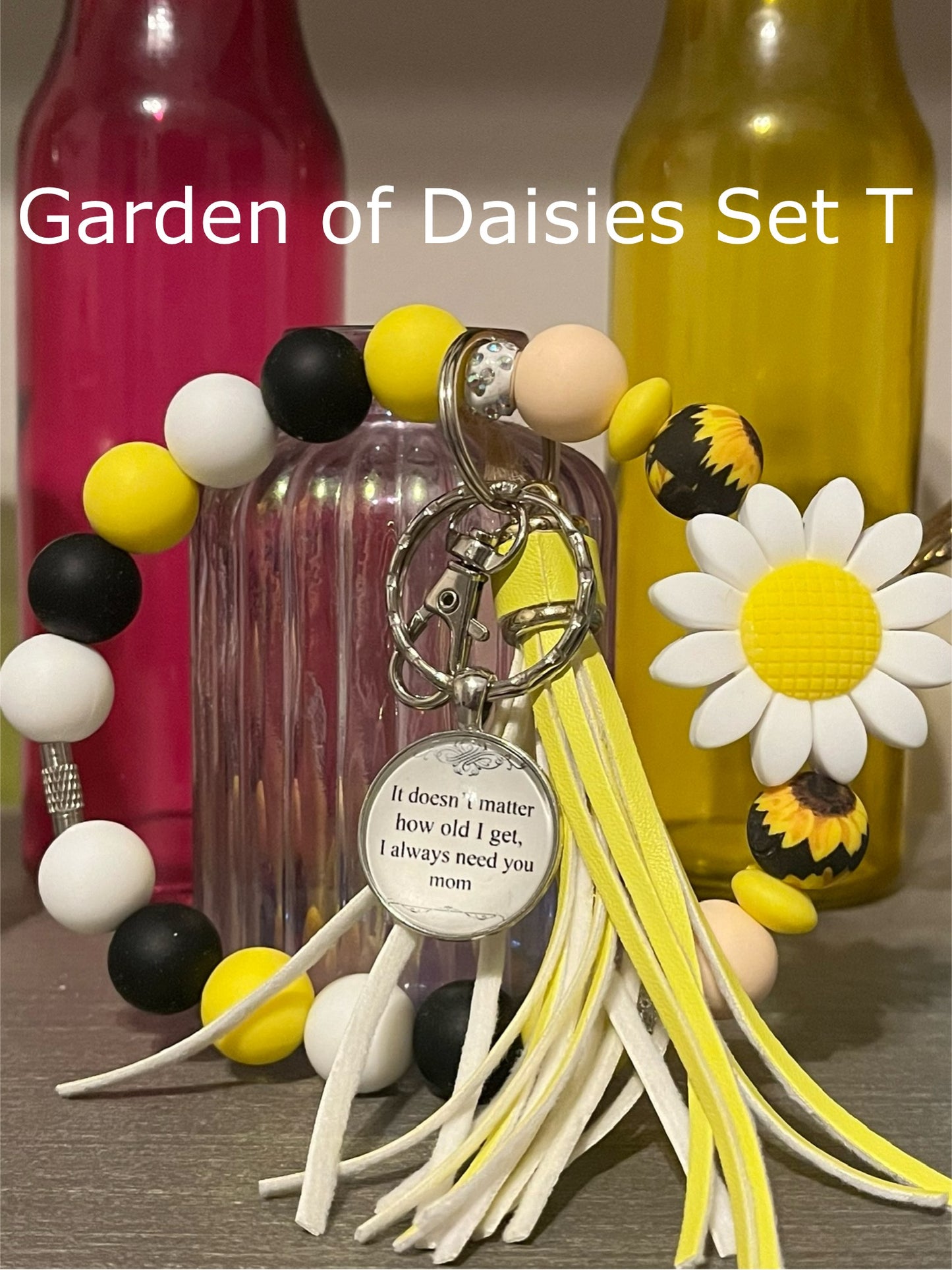 Garden of Daisies Wristlet Sets