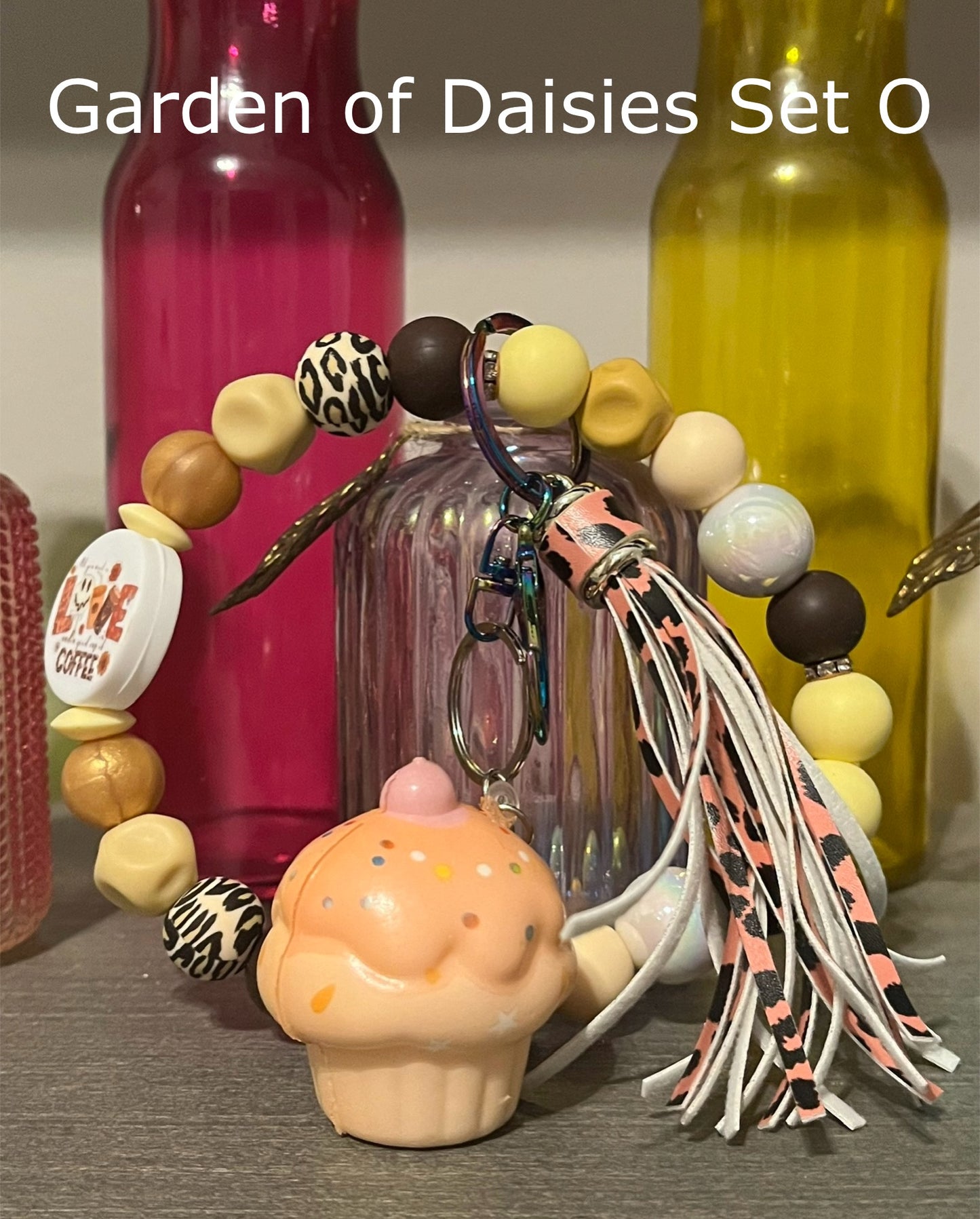 Garden of Daisies Wristlet Sets