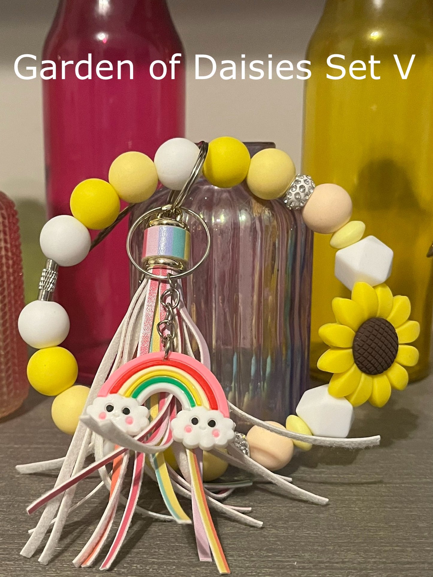 Garden of Daisies Wristlet Sets