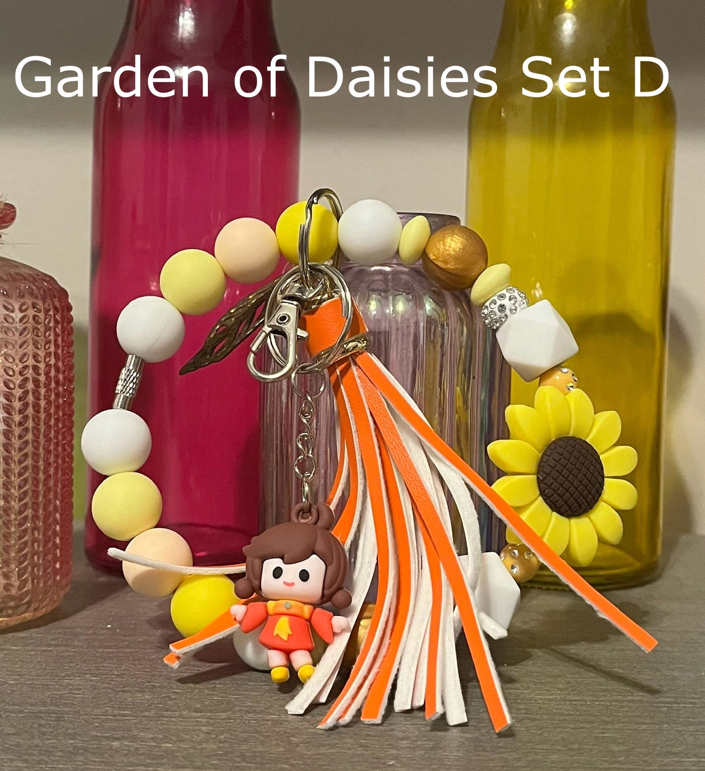 Garden of Daisies Wristlet Sets